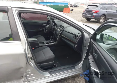 2017 Toyota Camry Le z USA, uszkodzony, nr VIN 4T1BF1FK6HU640221